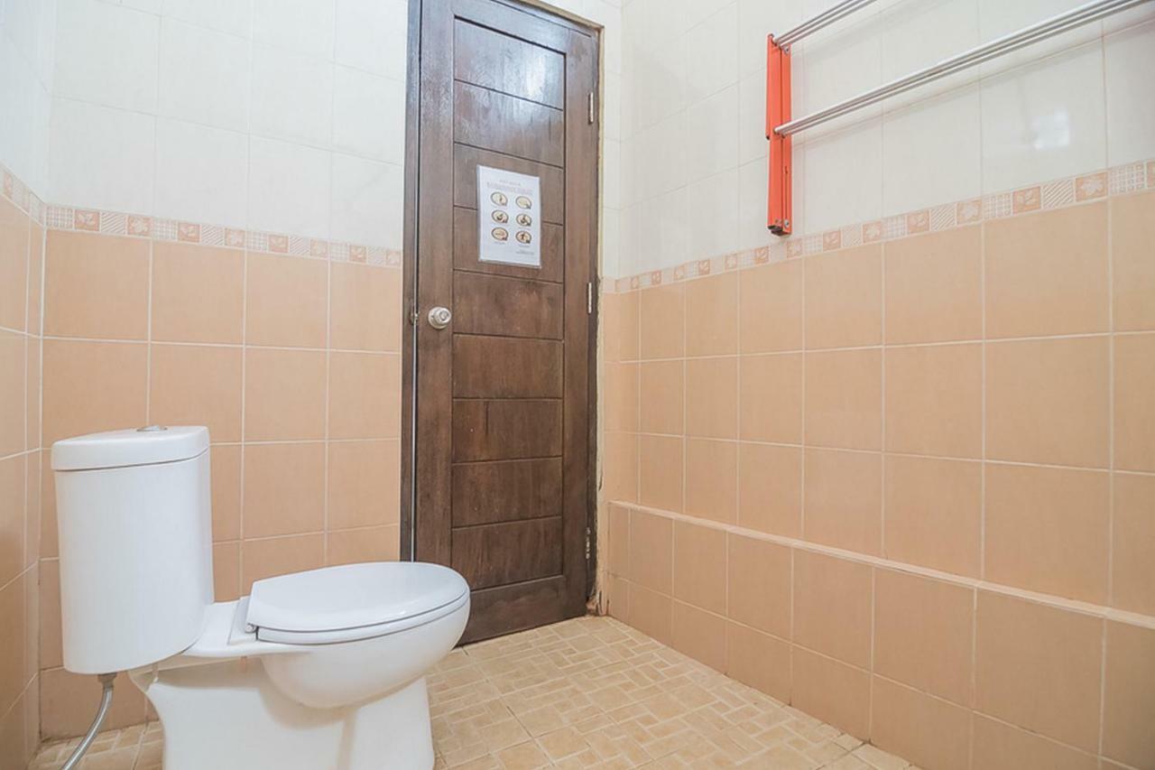 Отель Reddoorz Near Jatinangor Town Square Экстерьер фото
